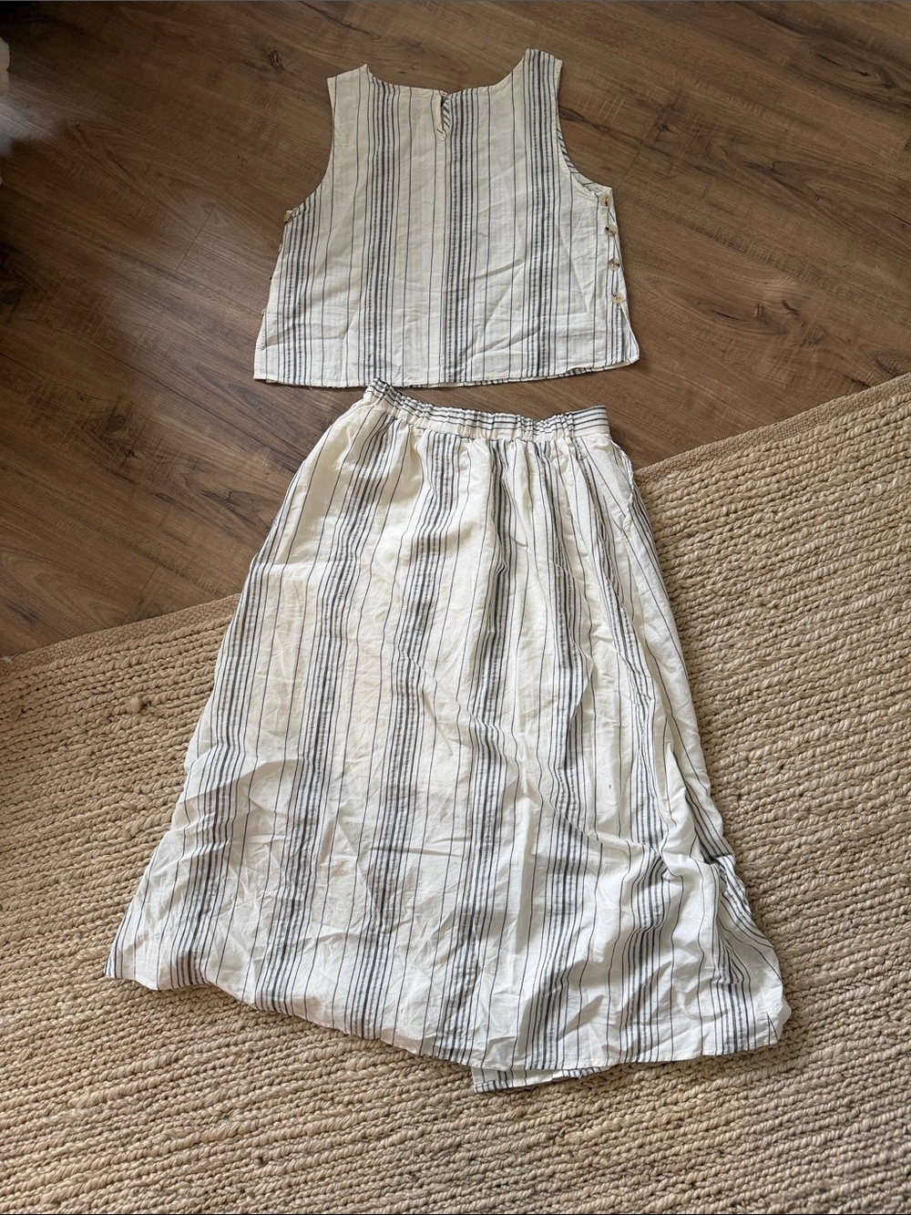 Striped Cream Matching Set - Picture 3 of 3